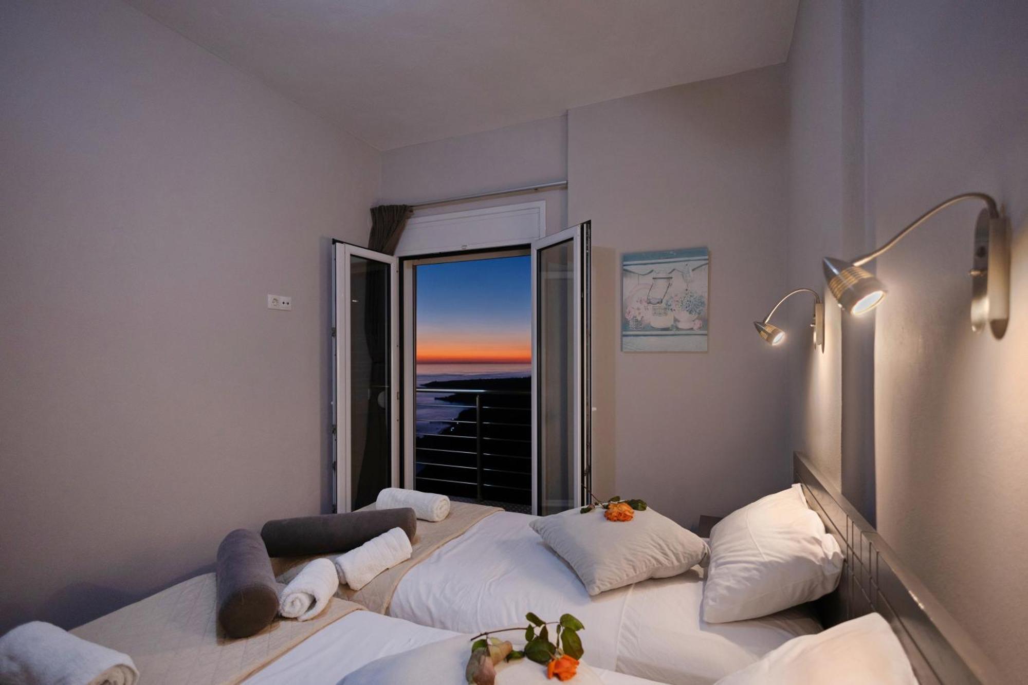 Akrotiri Panorama- Luxury Rental Apartments With Sea View Rodhákinon Buitenkant foto